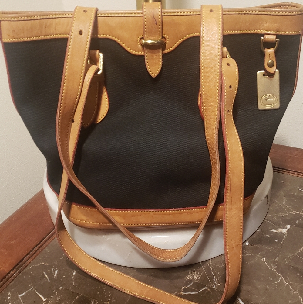 Dooney and bourke handbag